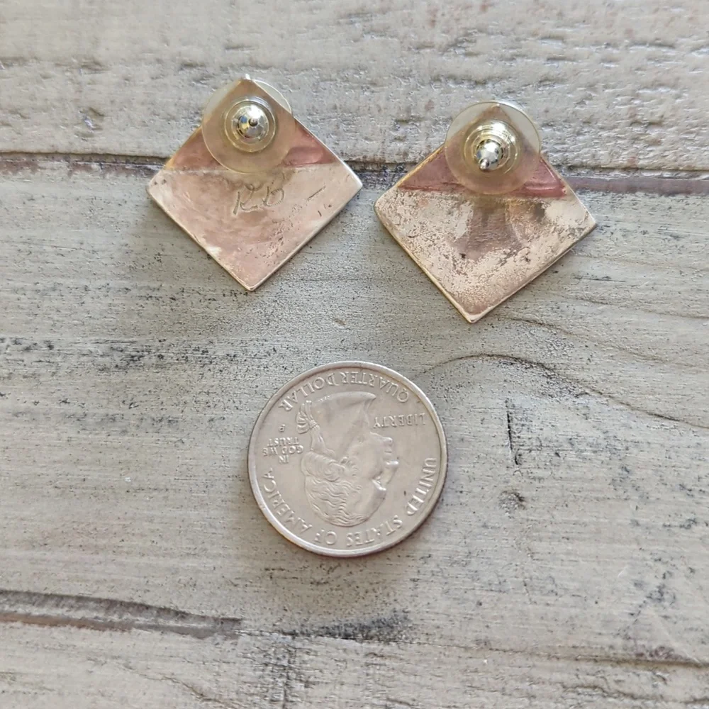 Vintage Native American Mother of Pearl and Lapis Earrings - Picture 4 of 10